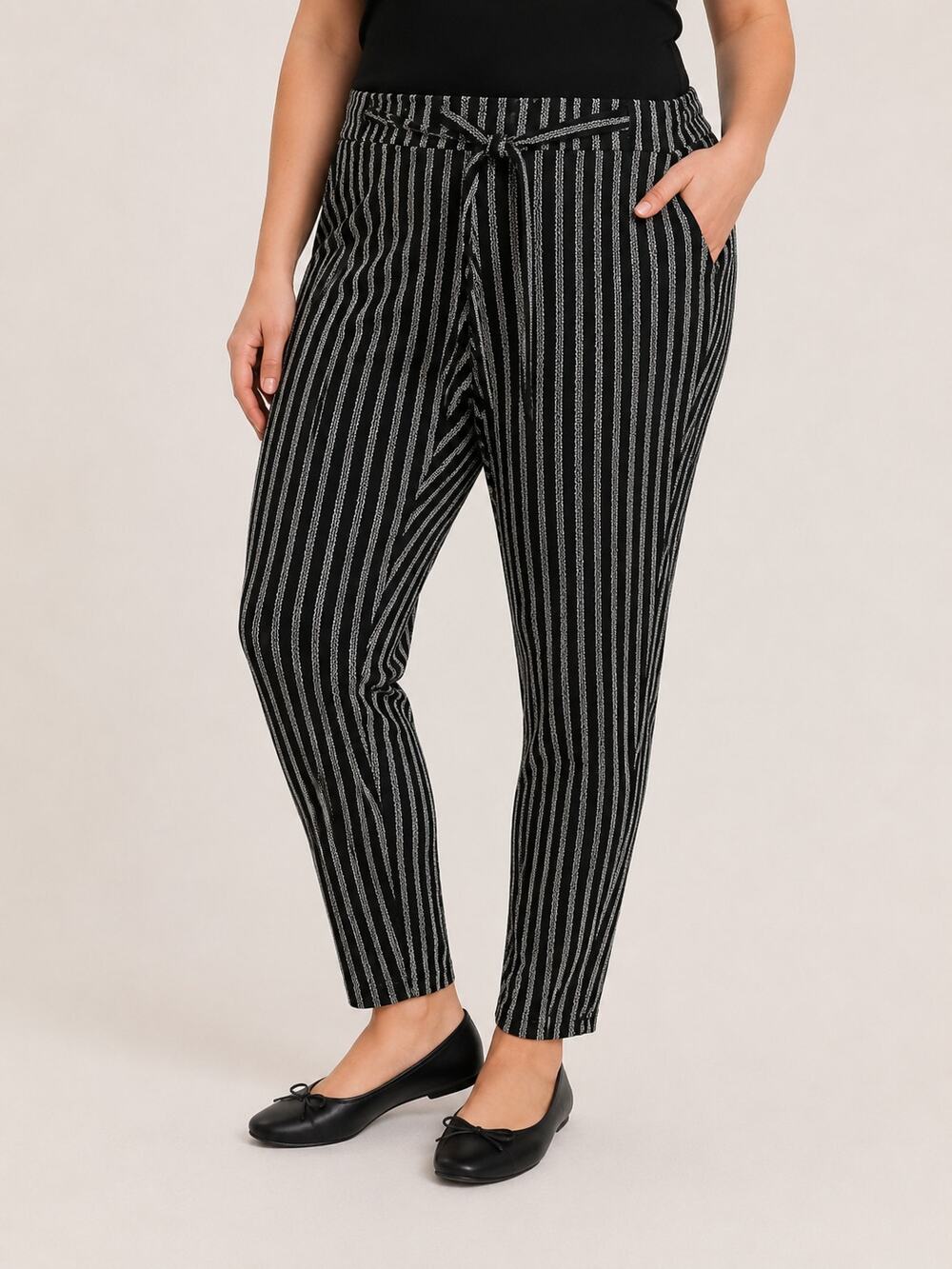 LR3703 Torrid Black White Stripe Tie Waist Pants 2XL Tapered Leg Pull On